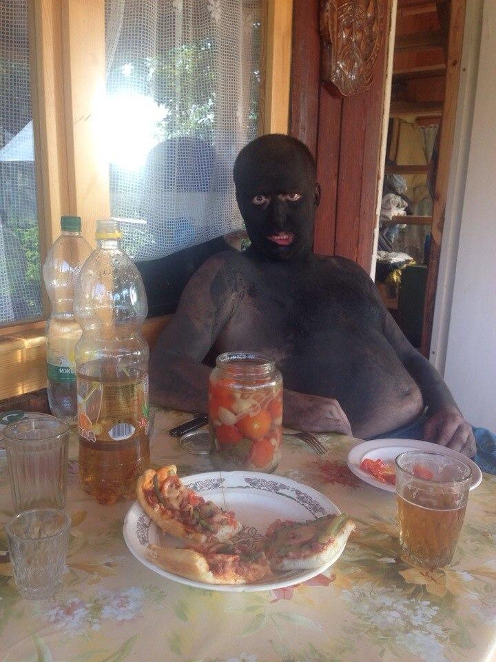 Пятница в социальных сетях - тушите свет, сливайте воду!