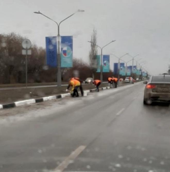 Перед приездом. В Кемерово моют асфальт Путин.