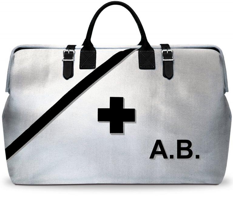 Лакшери-выживание во время пандемии: что лежит в аварийной сумке за $5000