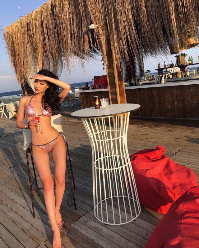 Алина Эванс: «учительница» из Караганды