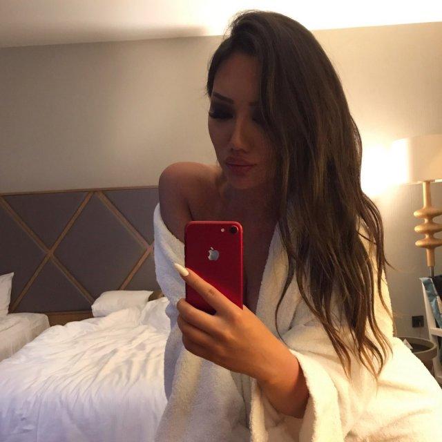 Алина Эванс: «учительница» из Караганды