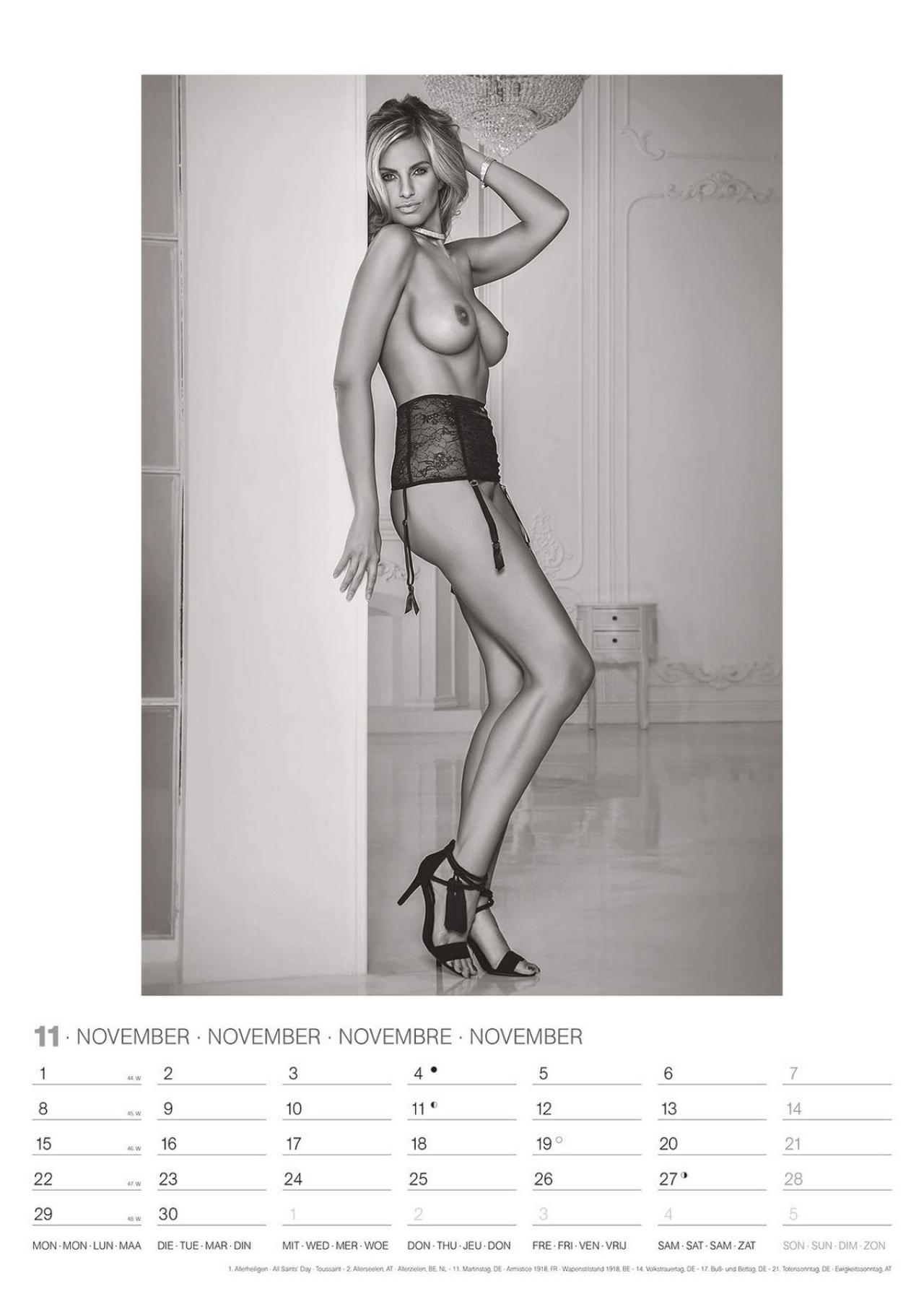 Эротический календарь "Naked 2021" .