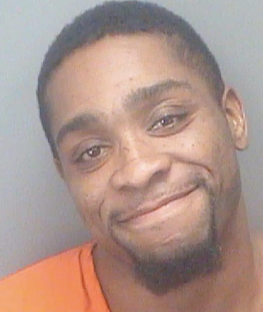 Мужчина из Флориды попался копам с кокаином, намотанным вокруг пениса, но утверждает, что его подставили