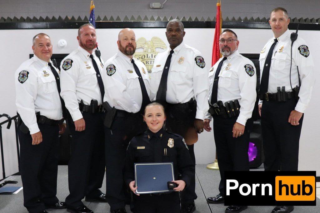 Группу полицейских из Теннесси уволили за дикие оргии на службе