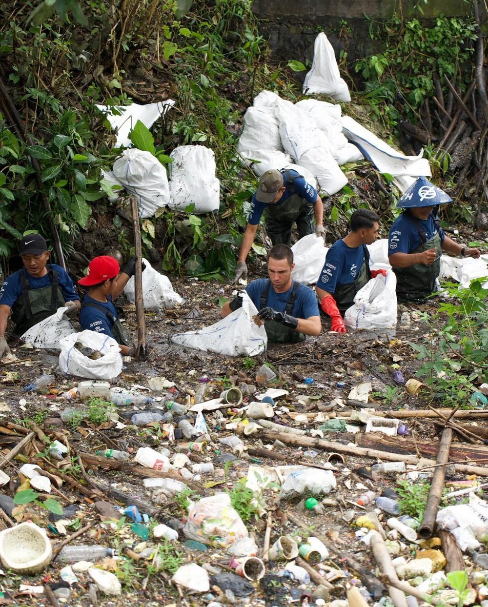 Не сказочное Бали: поток мусорных цунами в популярном туристическом месте