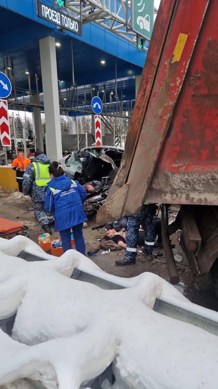 На платной трассе М-1 Беларусь в Одинцово в ДТП с грузовиком погиб человек
