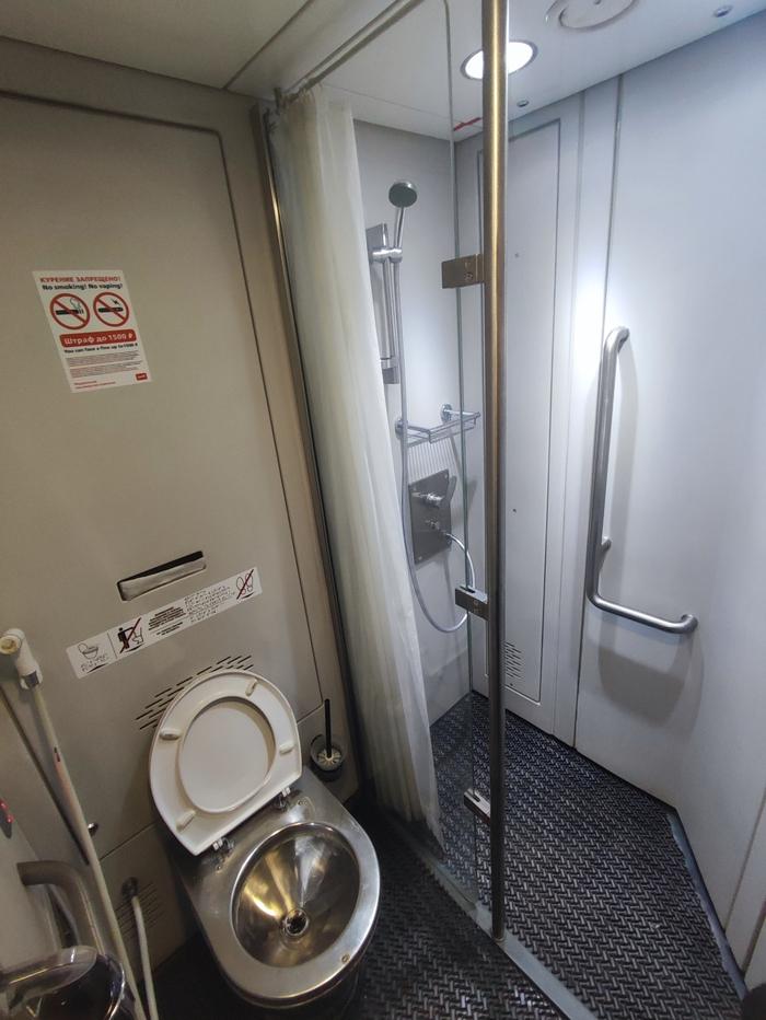 Туалет в плацкартном вагоне поезда Москва-Воркута⁠⁠