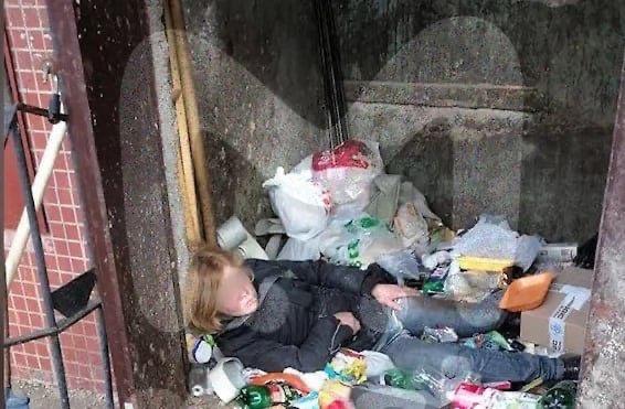 Петербуржец выкинул свою девушку в мусоропровод