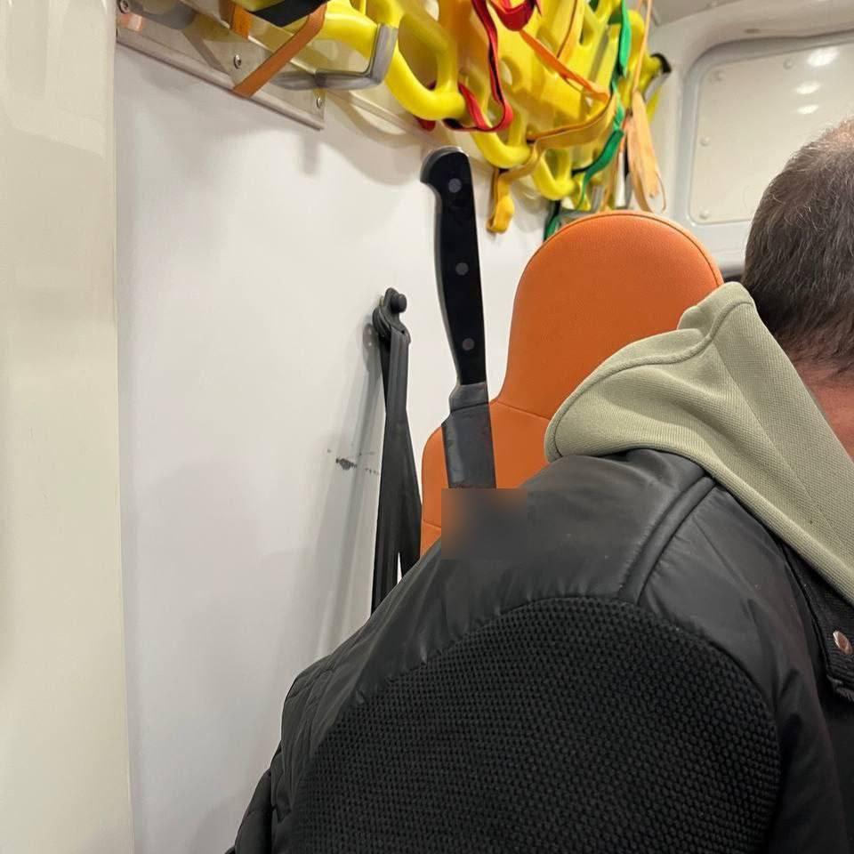 В Ступине пассажирка такси воткнула кухонный нож в спину водителю из-за конфликта