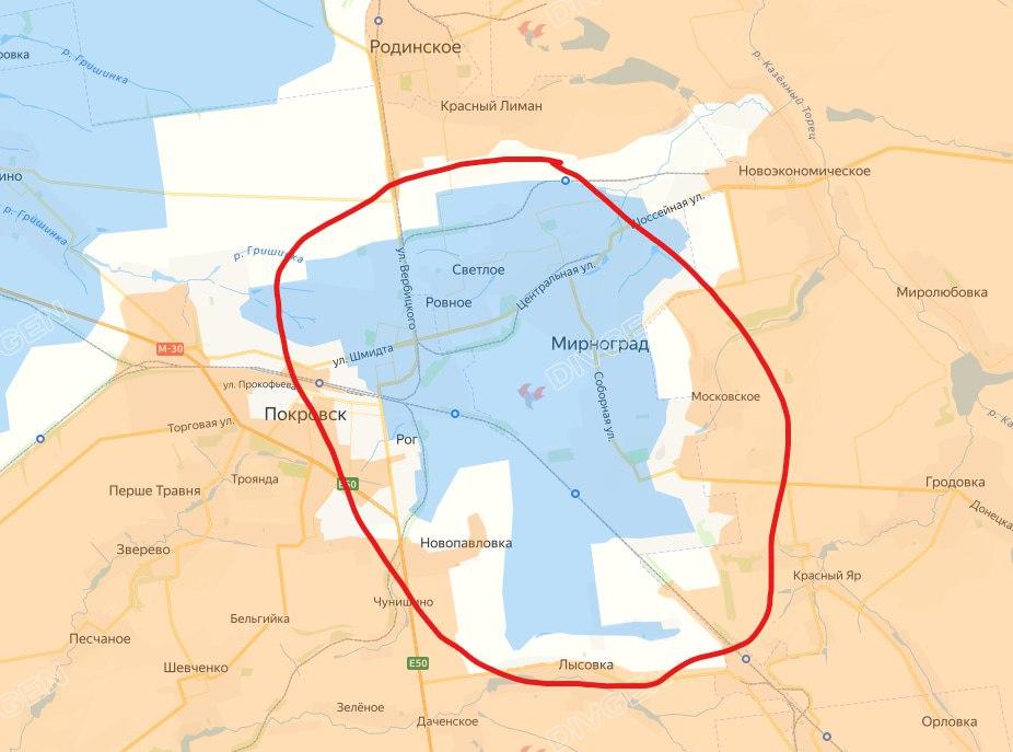 Российские военные водрузили триколор на стеле на западном въезде в Покровск