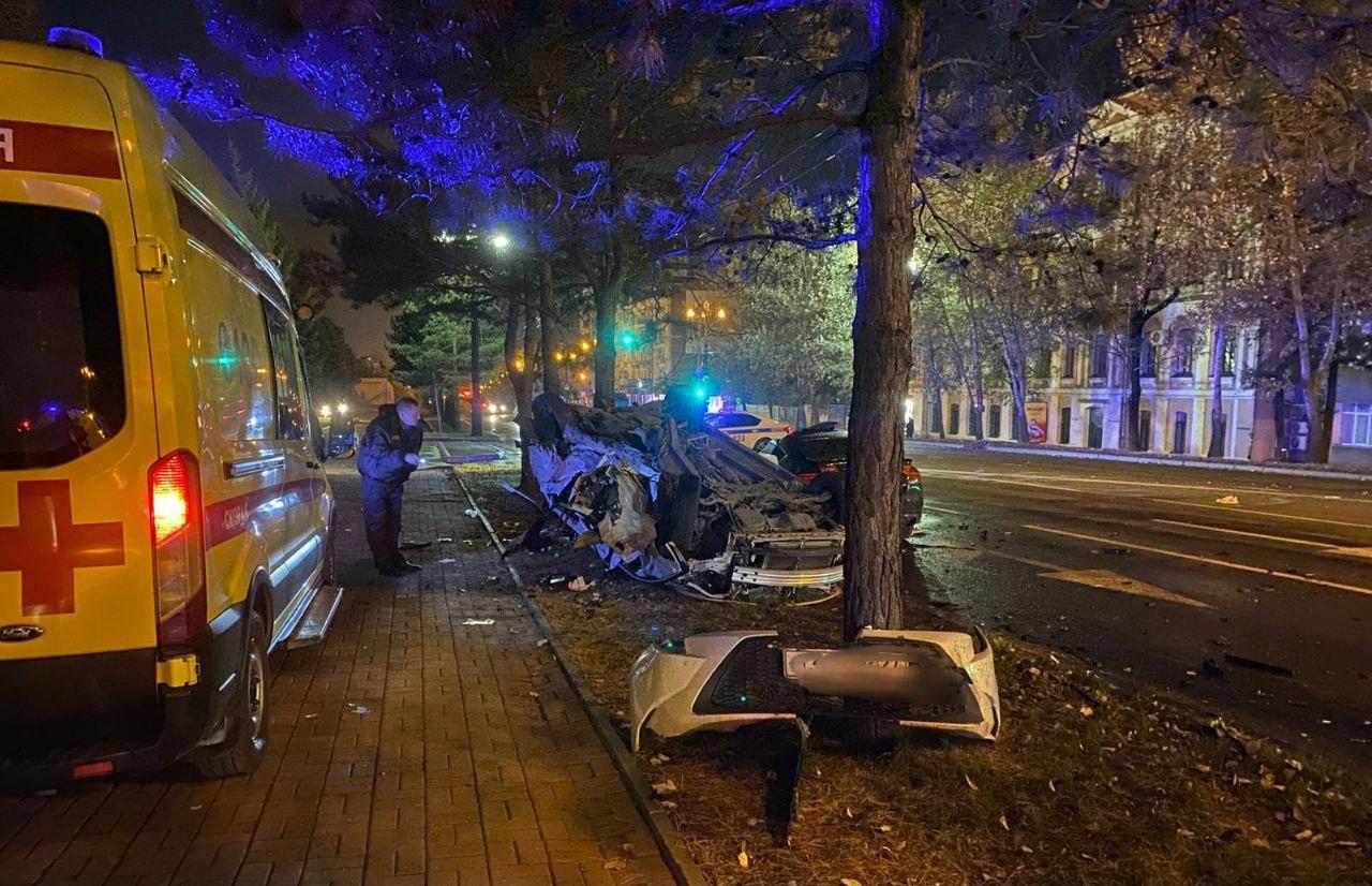 Три человека пoгибли в Хабаровске, виновник в момент аварии пел песню
