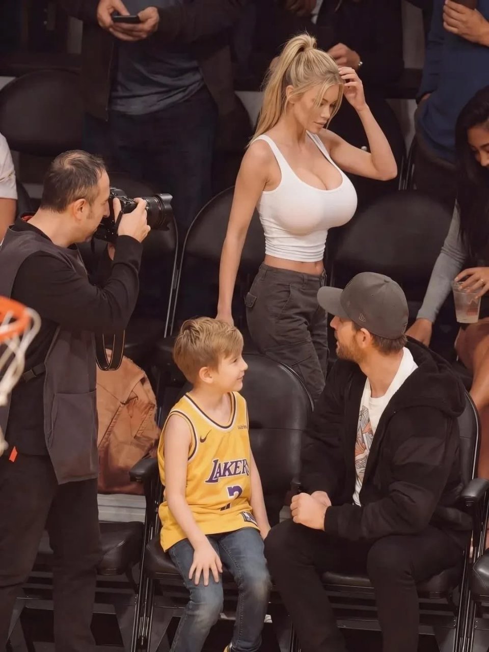 Cоболезную бабе конечно