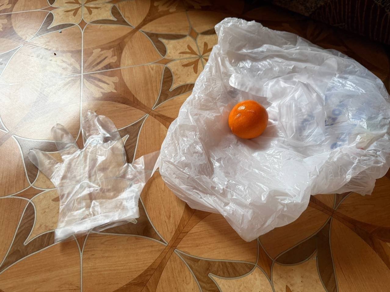 Мужик засунул в себя мандарин и не смог вытащить — пришлось вызывать скорую