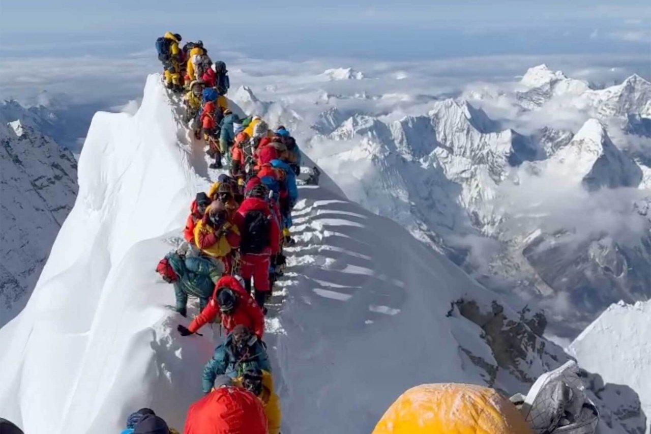 Сделали бы им уже там эскалатор