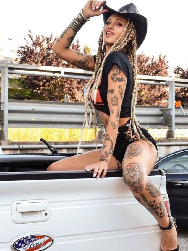 Хоп, наколочки. Татуировочки!