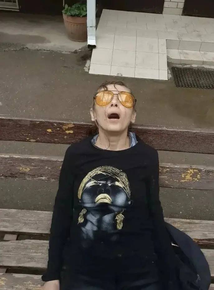 «Мам, пойдём домой!»