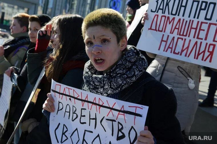 Спецподразделения для борьбы с радикальными феминистками хотят создать в России