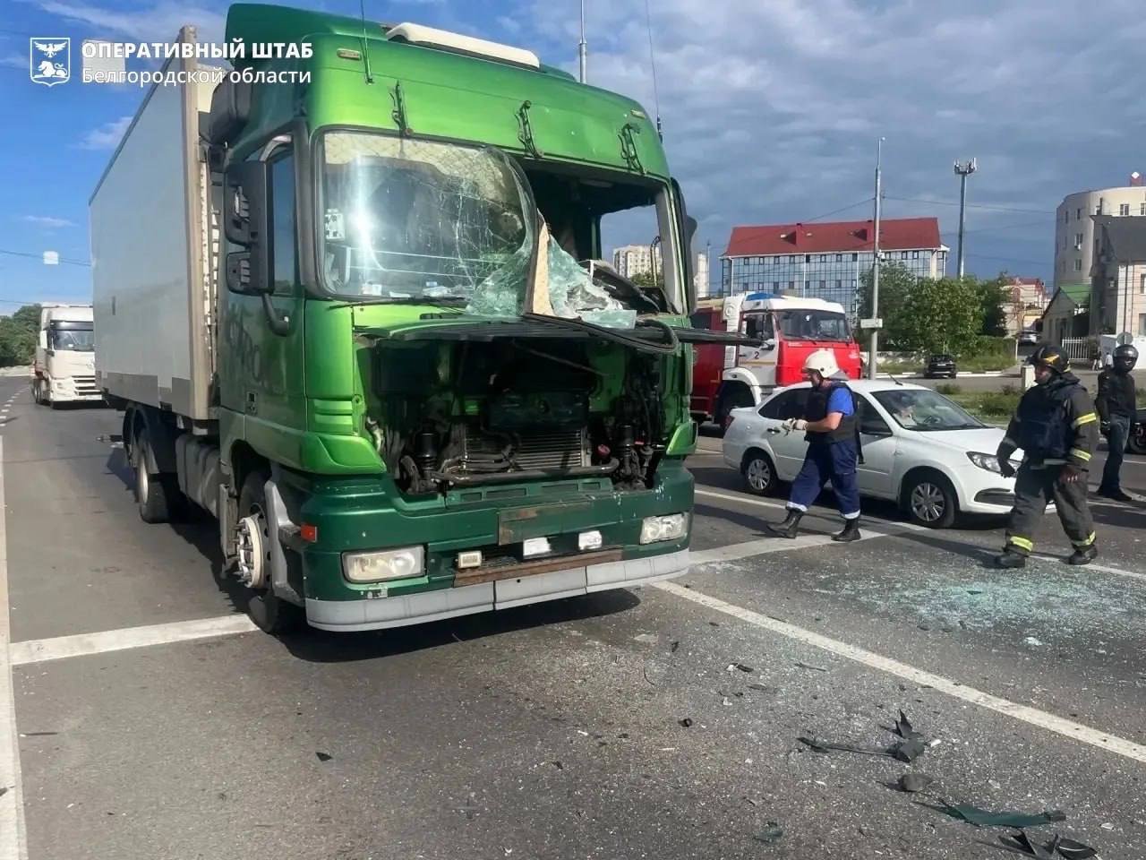 Дроны ВСУ атаковали грузовик в Белгороде.