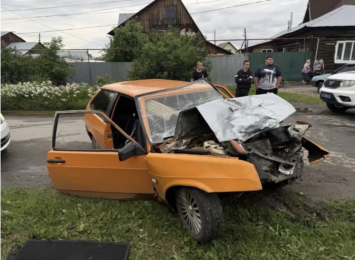 Вчера в Шадринске 16-летний подросток спер у родителей ключи и поехал кататься на 2108.