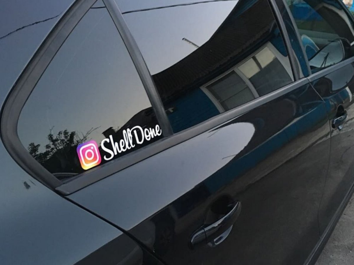 За значок Instagram на авто можно лишиться машины и попасть под арест
