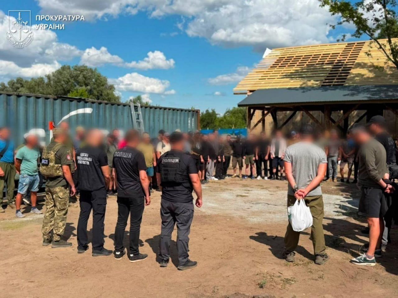 В Одесской области солдаты строили дом командиру воинской части.