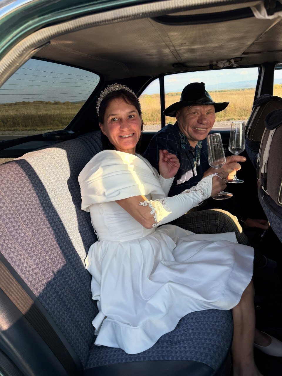 Олег Монгол женился и сыграл свадьбу